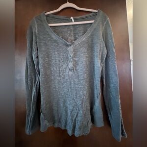 FREE PEOPLE LARGE Gray Long Sleeve Cotton Top with patterned detail on arms